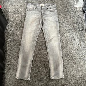 The pants are like new have no stains on them if you have any questions ask